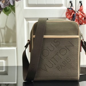 루이비통 Louis Vuitton 메신저백 M93223