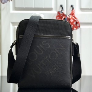 루이비통 Louis Vuitton 메신저백 M93223