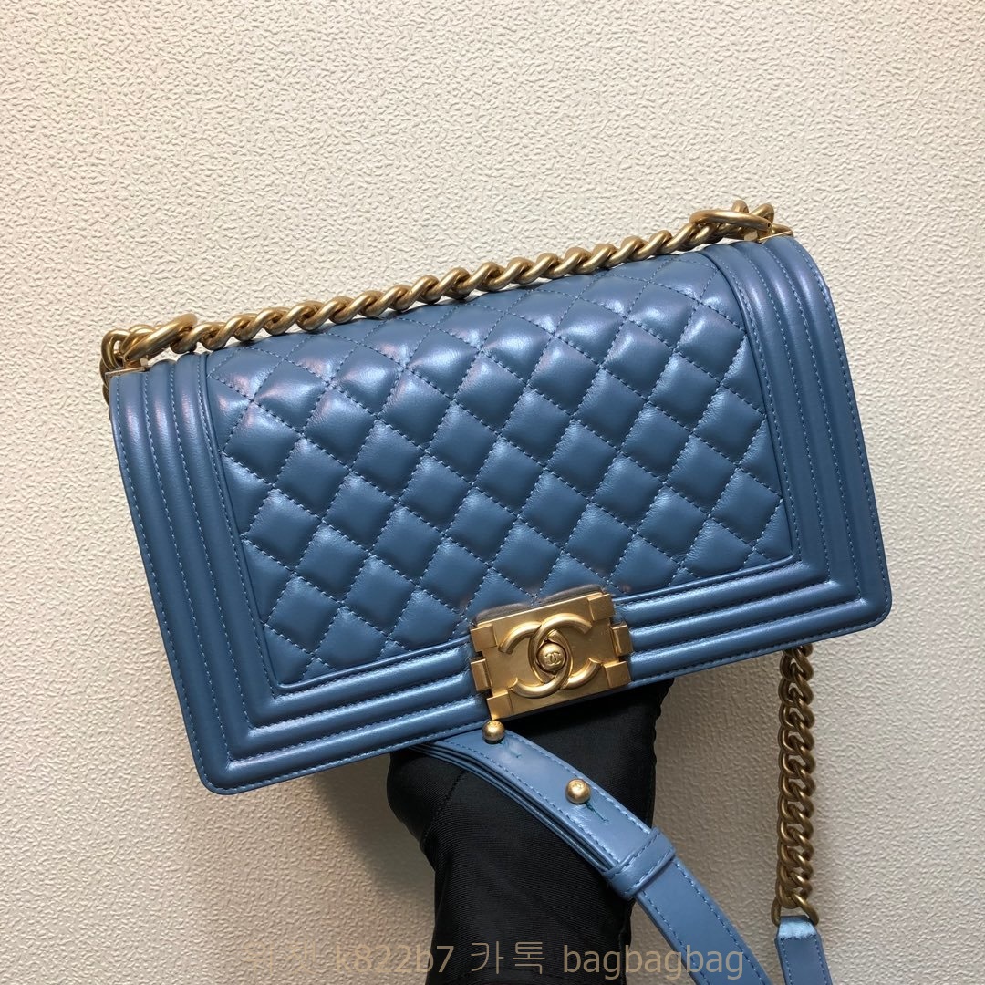 샤넬 CHANEL 캐비어 보이백 Leboy 25CM