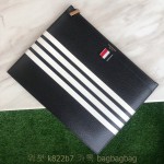 톰브라운 THOM BROWNE 클러치백 미디움