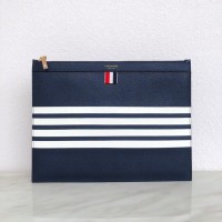 톰브라운 THOM BROWNE 클러치백 미디움