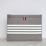 톰브라운 THOM BROWNE 클러치백 미디움