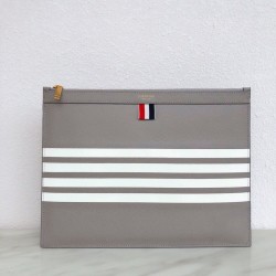 톰브라운 THOM BROWNE 클러치백 미디움