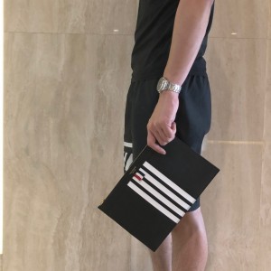 톰브라운 THOM BROWNE 클러치백 스몰