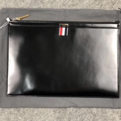 톰브라운 THOM BROWNE 클러치백 미디움