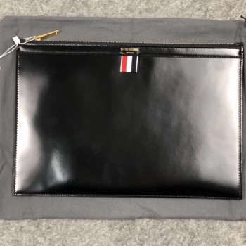 톰브라운 THOM BROWNE 클러치백 미디움