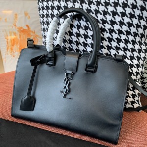 입생로랑 YSL 카바스백