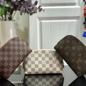 루이비통 Louis Vuitton 파우치백