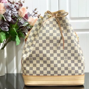 루이비통 Louis Vuitton  노에 모노그램 숄더백  M42224