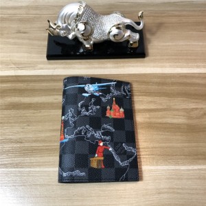 루이비통 Louis Vuitton 여권지갑 M64411