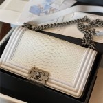 샤넬 CHANEL 보이백 뱀가죽캐비어 보이백 Leboy 25CM