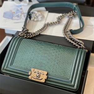 샤넬 CHANEL 보이백 뱀가죽캐비어 보이백 Leboy 25CM