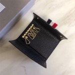 톰브라운 THOM BROWNE