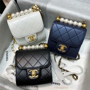 샤넬 CHANEL  진주장식 체인 크로스백 