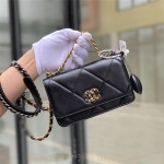 샤넬 CHANEL 19플랩 WOC크로스백