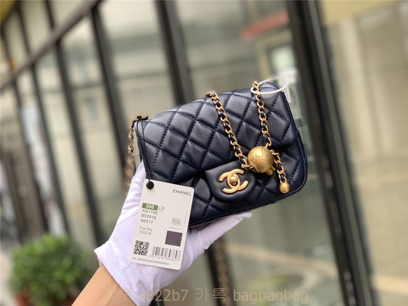 샤넬 CHANEL 골드볼 클래식백 20CM
