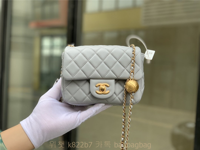 샤넬 CHANEL 골드볼 클래식백 20CM