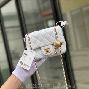 샤넬 CHANEL 골드볼 클래식백 20CM