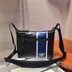 프라다 PRADA  남성 반돌리에 크로스백  2VH078