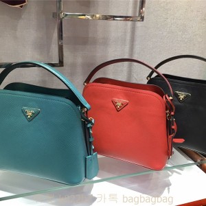 프라다 PRADA 마티네 사피아노 가죽 스몰 숄더백 토트 탑핸드백1BA282