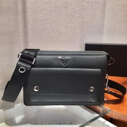 프라다 PRADA  삼각로고 카프레더 메신저백  2VH091
