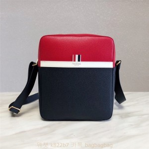 톰브라운 THOM BROWNE 메신저백 