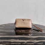 프라다 PRADA 페드로 트라이앵글 로고 파우치 1NE693