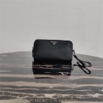 프라다 PRADA 페드로 트라이앵글 로고 파우치 1NE693