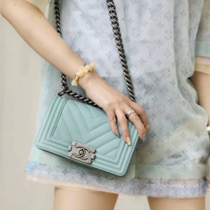 샤넬 CHANEL 캐비어 보이백 Leboy 20CM