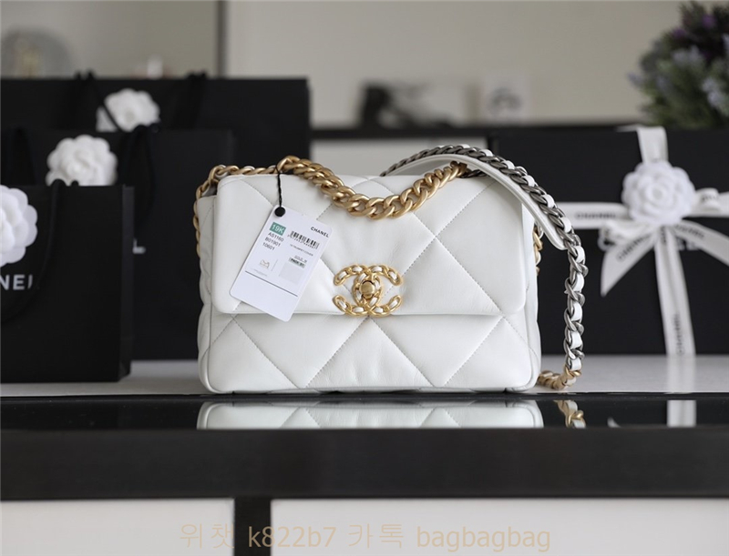 샤넬 CHANEL 19플랩백 26cm 스몰 숄더백 AS1162 B02875