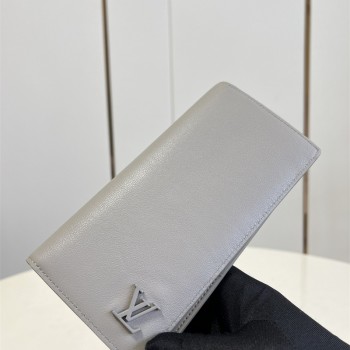 루이비통 Louis Vuitton 장지갑 M81153