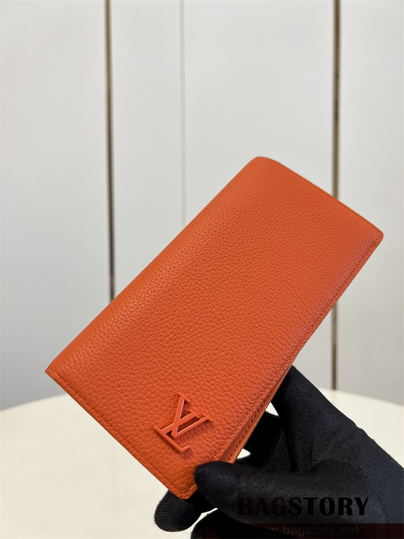 루이비통 Louis Vuitton 장지갑 M81153