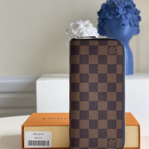 루이비통 Louis Vuitton 지퍼 장지갑 M63095