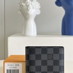 루이비통 LOUIS VUITTON 반지갑 M64002