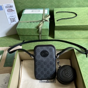 구찌 GUCCI 남여공용 크로스백  GG슈프림 메신저 숄더백 700959