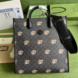 구찌 GUCCI 남성 남자  인터로킹 G 미디엄 토트백 674155