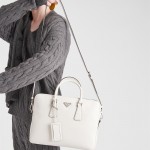 프라다 PRADA 남성 남자 2VE368 리나일론 사피아노 가죽 브리프케이스
