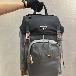 프라다 PRADA 남성 남자 2VZ135 프라다 리나일론 백팩 2VZ135 출퇴근용 백팩