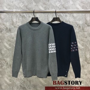 톰브라운 THOM BROWNE 스웨터 남여공용