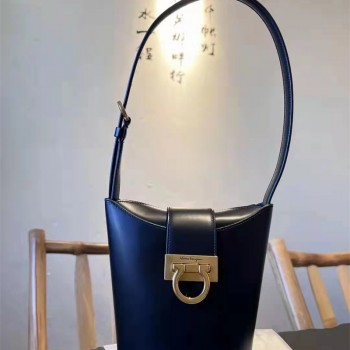 페라가모 Ferragamo 211194 살바토레페라가모 트리폴리오 숄더백