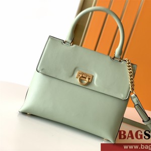 살바토레페라가모 페라가모 트리폴리오 스몰 토트백