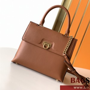 살바토레페라가모 페라가모 트리폴리오 스몰 토트백