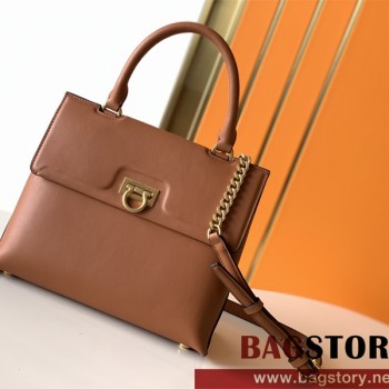 살바토레페라가모 페라가모 트리폴리오 스몰 토트백