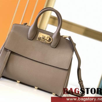 페라가모 스튜디오백 스몰 토트백 21H159