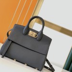 페라가모 스튜디오백 스몰 토트백 21H159