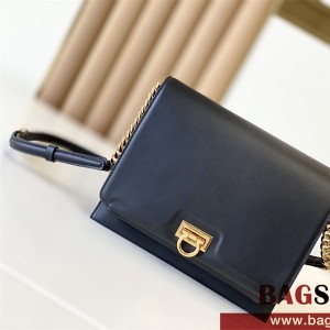 [페라가모]22SS 21H984 724603 블랙 간치오 트리폴리오 체인 숄더백