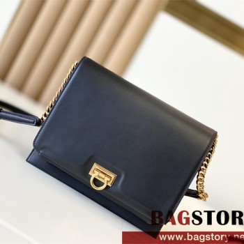 [페라가모]22SS 21H984 724603 블랙 간치오 트리폴리오 체인 숄더백