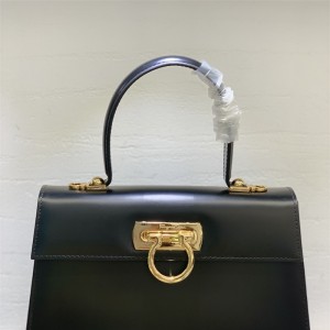 페레가모 켈리백 탑핸들 라지