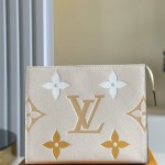 루이비통 Louis Vuitton M80504 바이 더 폴 포쉐트 토일렛 파우치