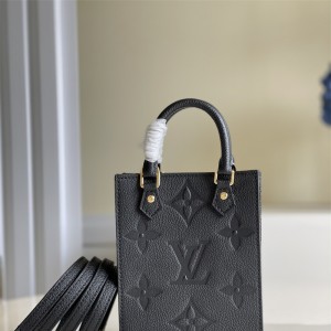 루이비통 Louis Vuitton M81417 쁘띠 삭 플라 